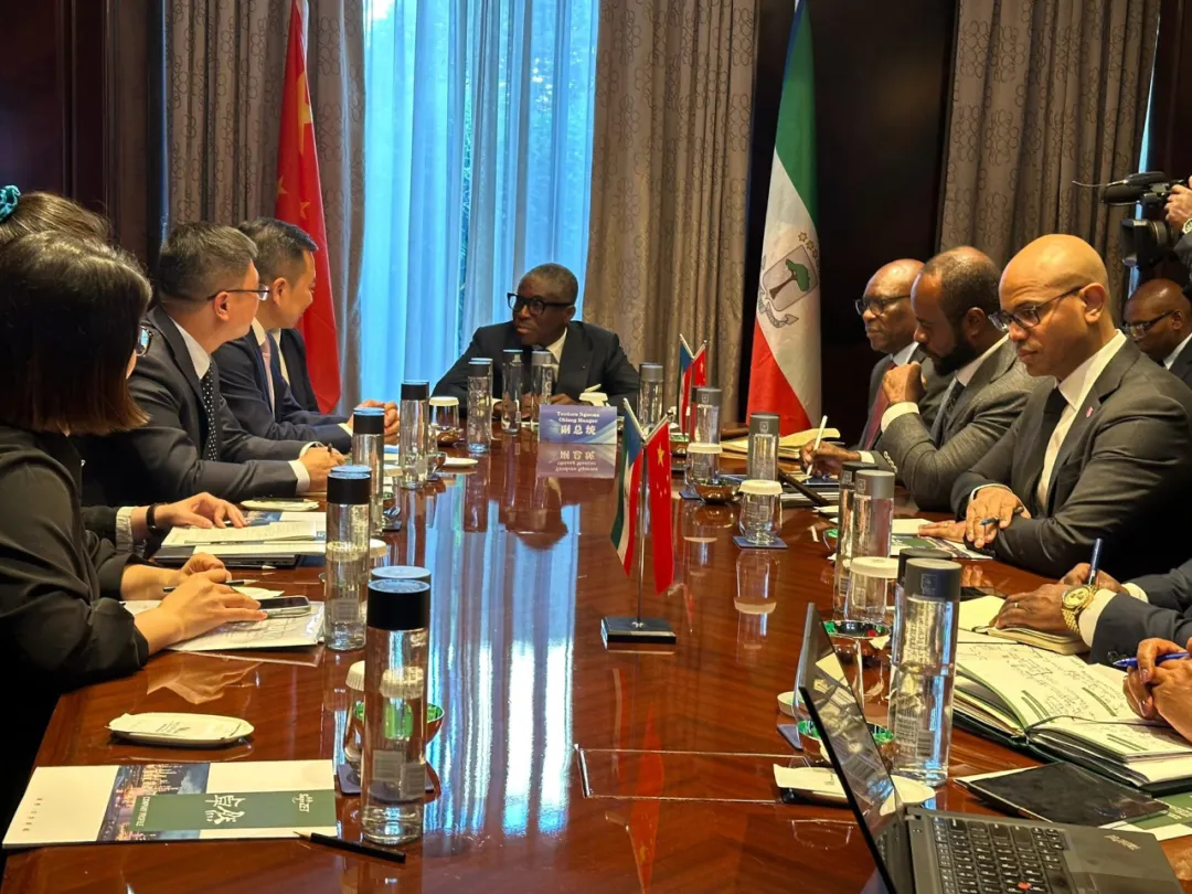 赤道几内亚共和国访华代表与壹号娱乐-com - NG大舞台,有梦你就来深入探讨产业协同发展